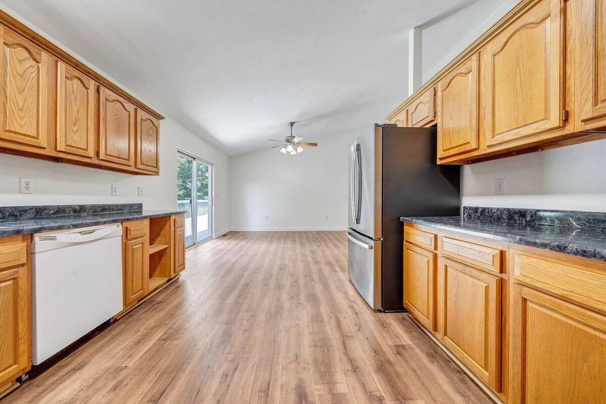 420 Stonybrook RD - Photo 15