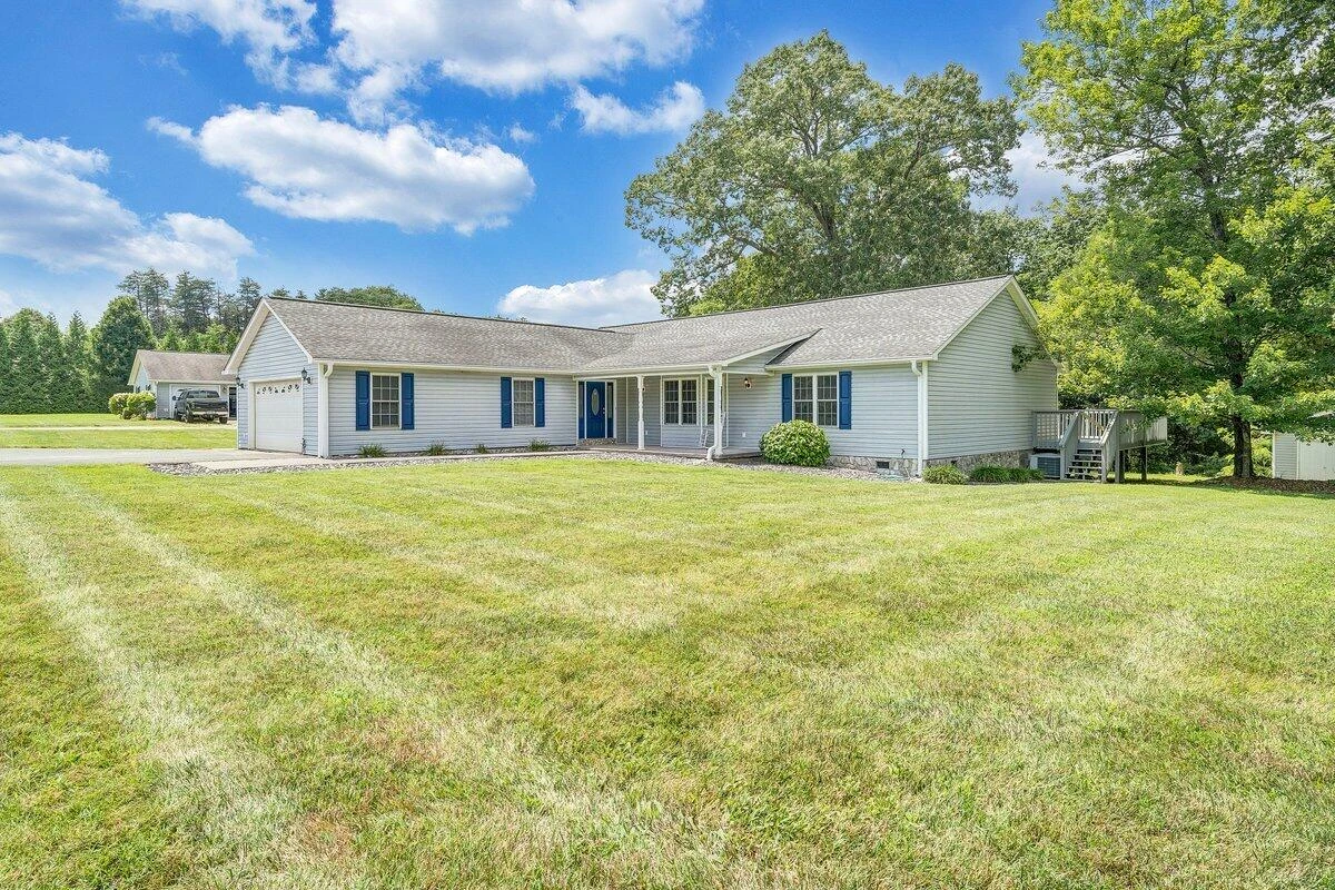 420 Stonybrook RD - Photo 3