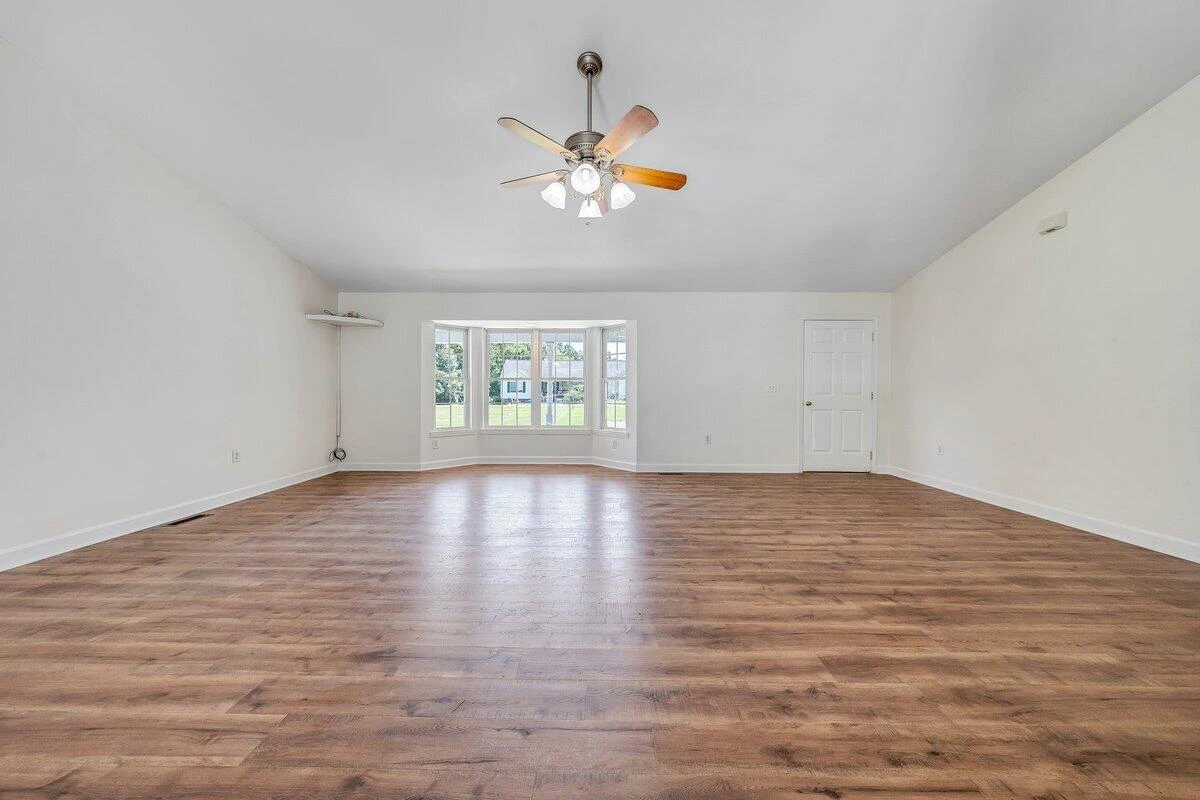 420 Stonybrook RD - Photo 10