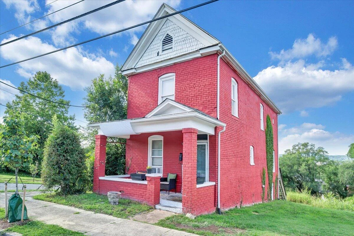 302 Patton AVE NW - Photo 11