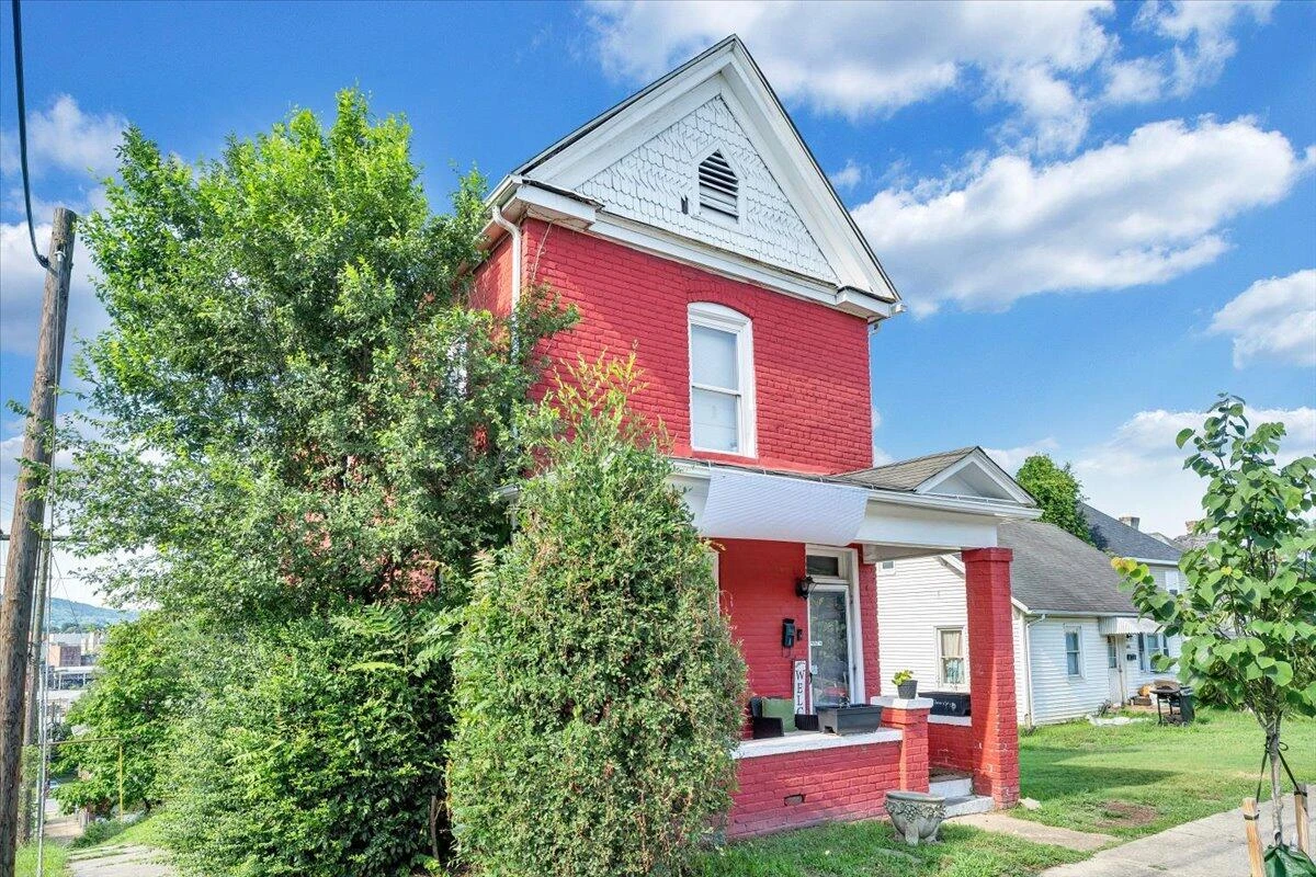 302 Patton AVE NW - Photo 13