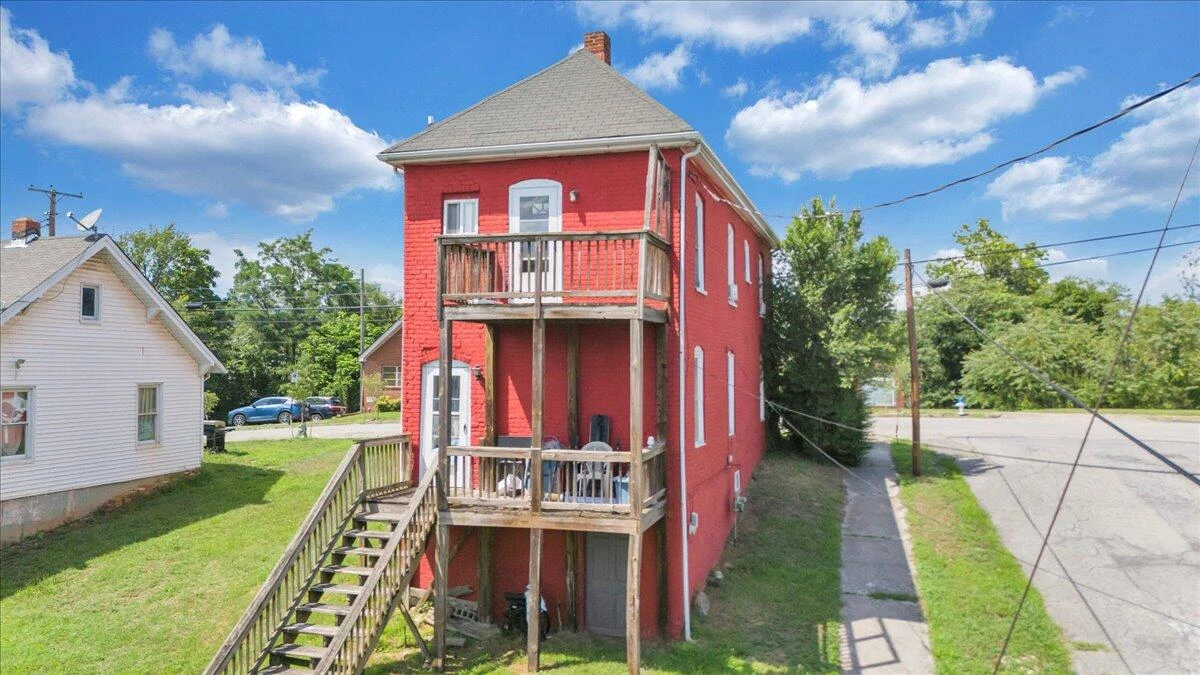 302 Patton AVE NW - Photo 9