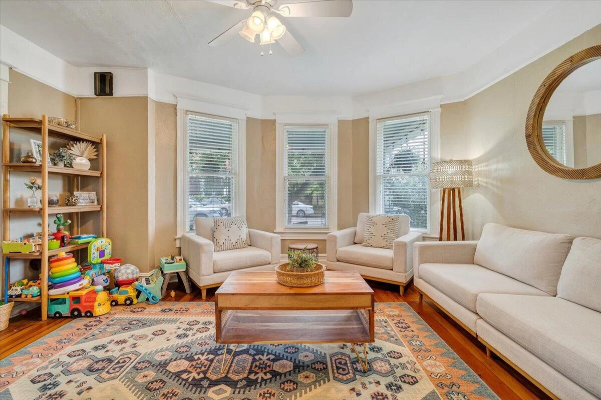 367 Washington AVE SW - Photo 4