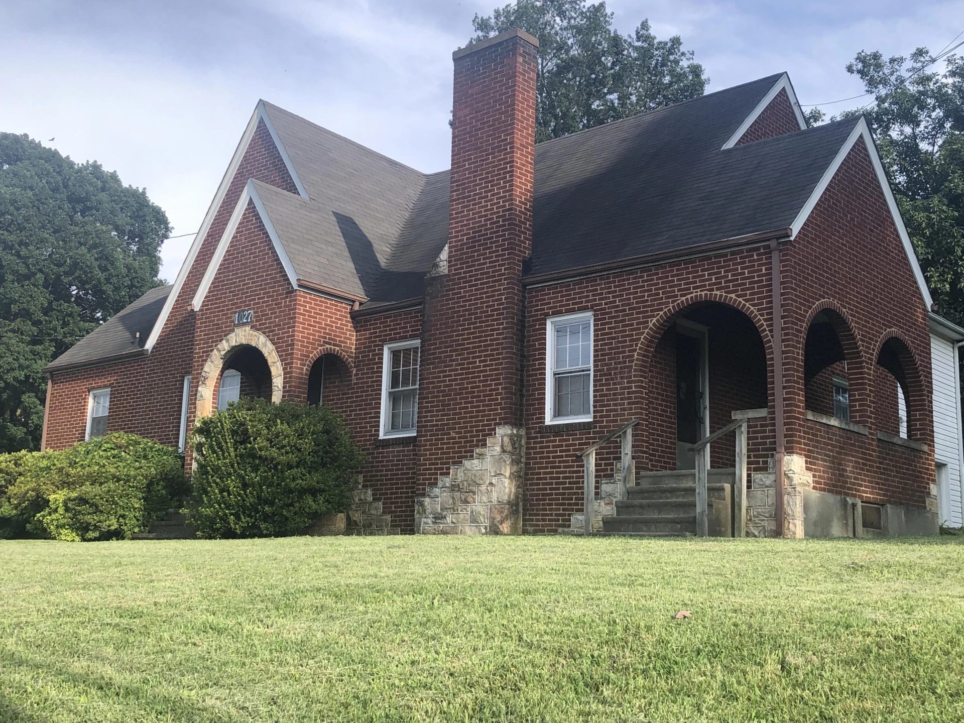 1027 Hardy RD