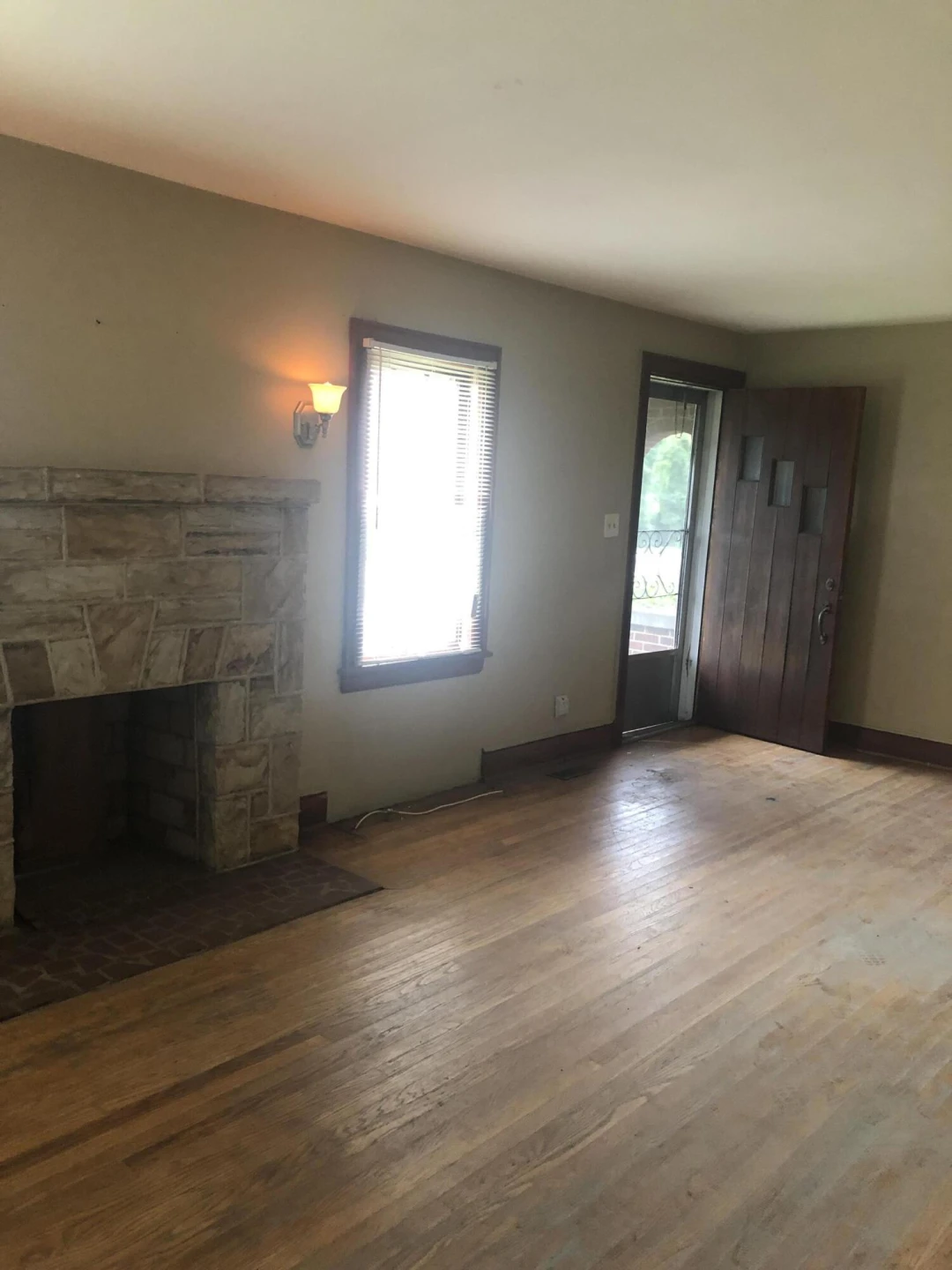 1027 Hardy RD - Photo 7