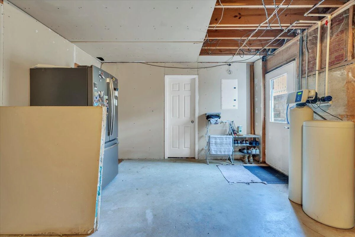 58 Grimes ST - Photo 32