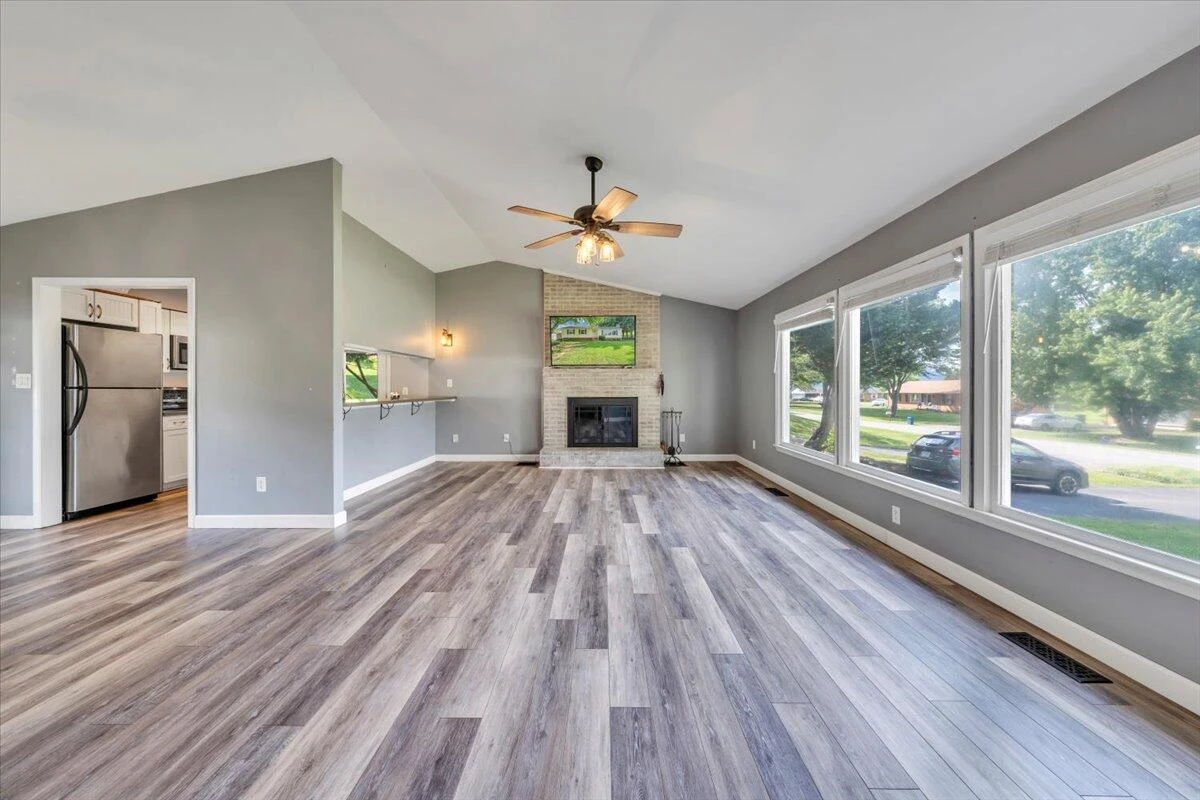 58 Grimes ST - Photo 4