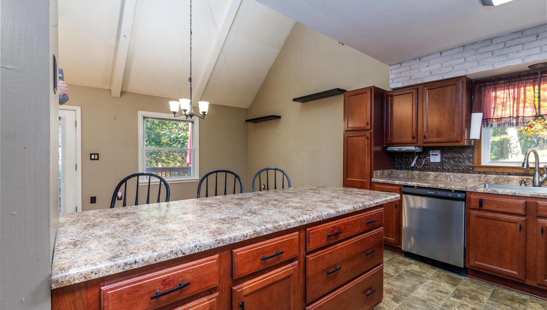200 Cascade DR - Photo 10