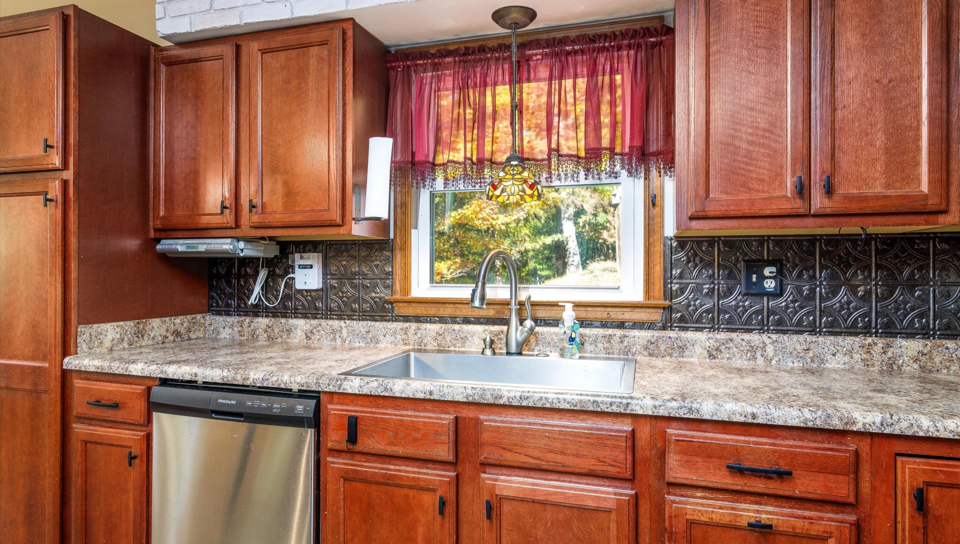 200 Cascade DR - Photo 11