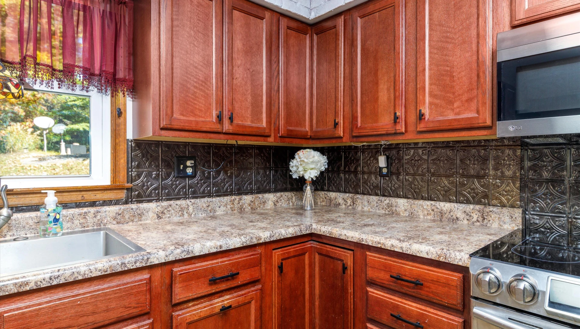 200 Cascade DR - Photo 12