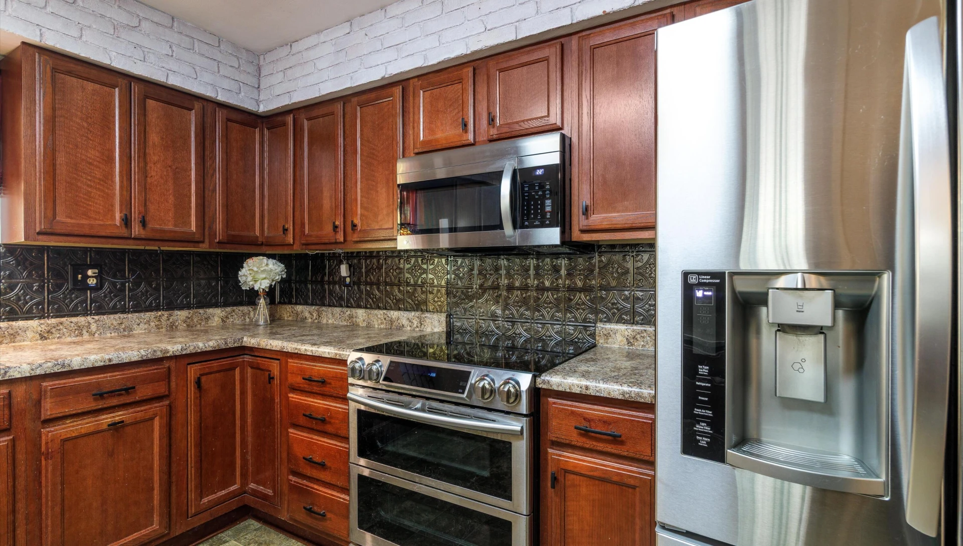 200 Cascade DR - Photo 13