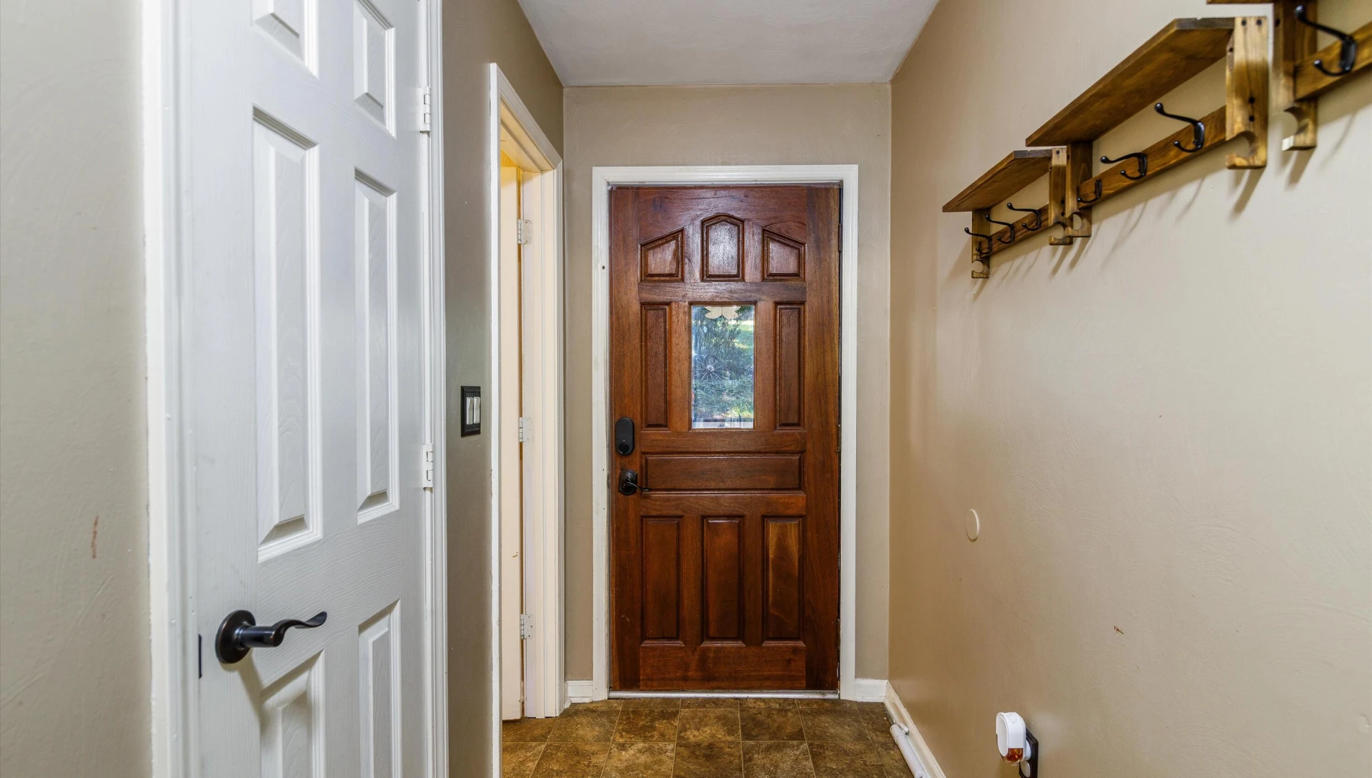 200 Cascade DR - Photo 6