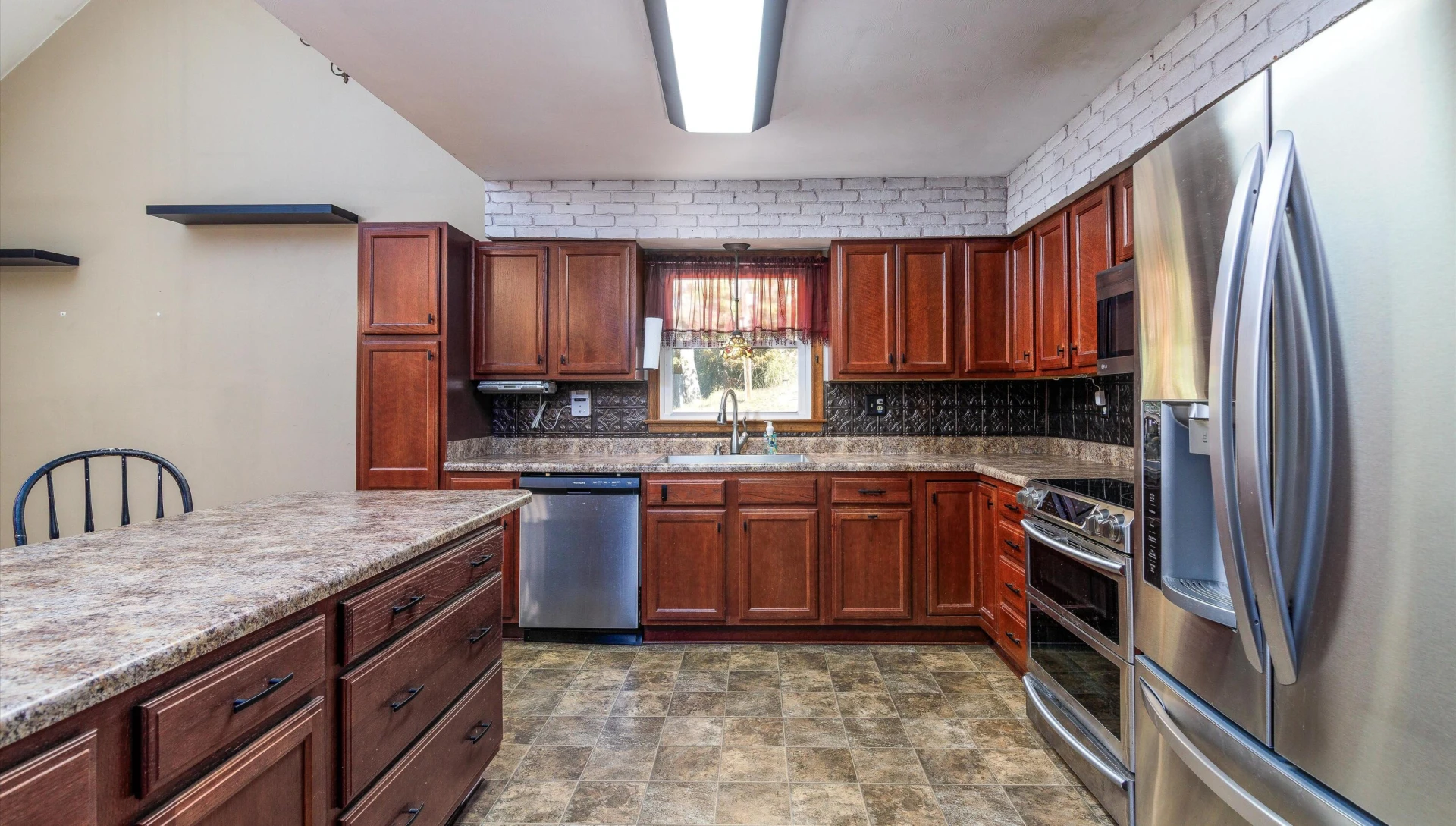 200 Cascade DR - Photo 7