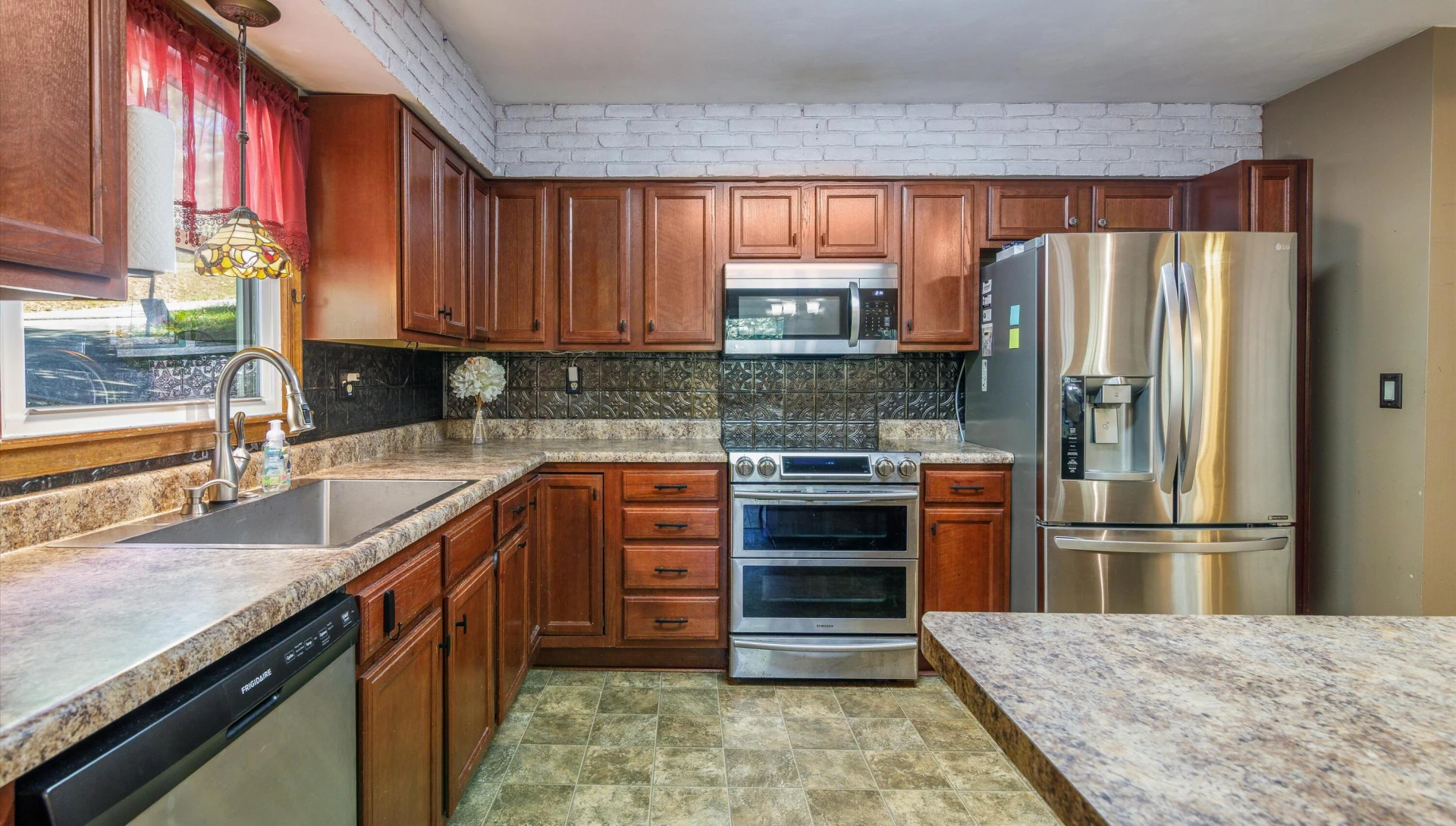 200 Cascade DR - Photo 8