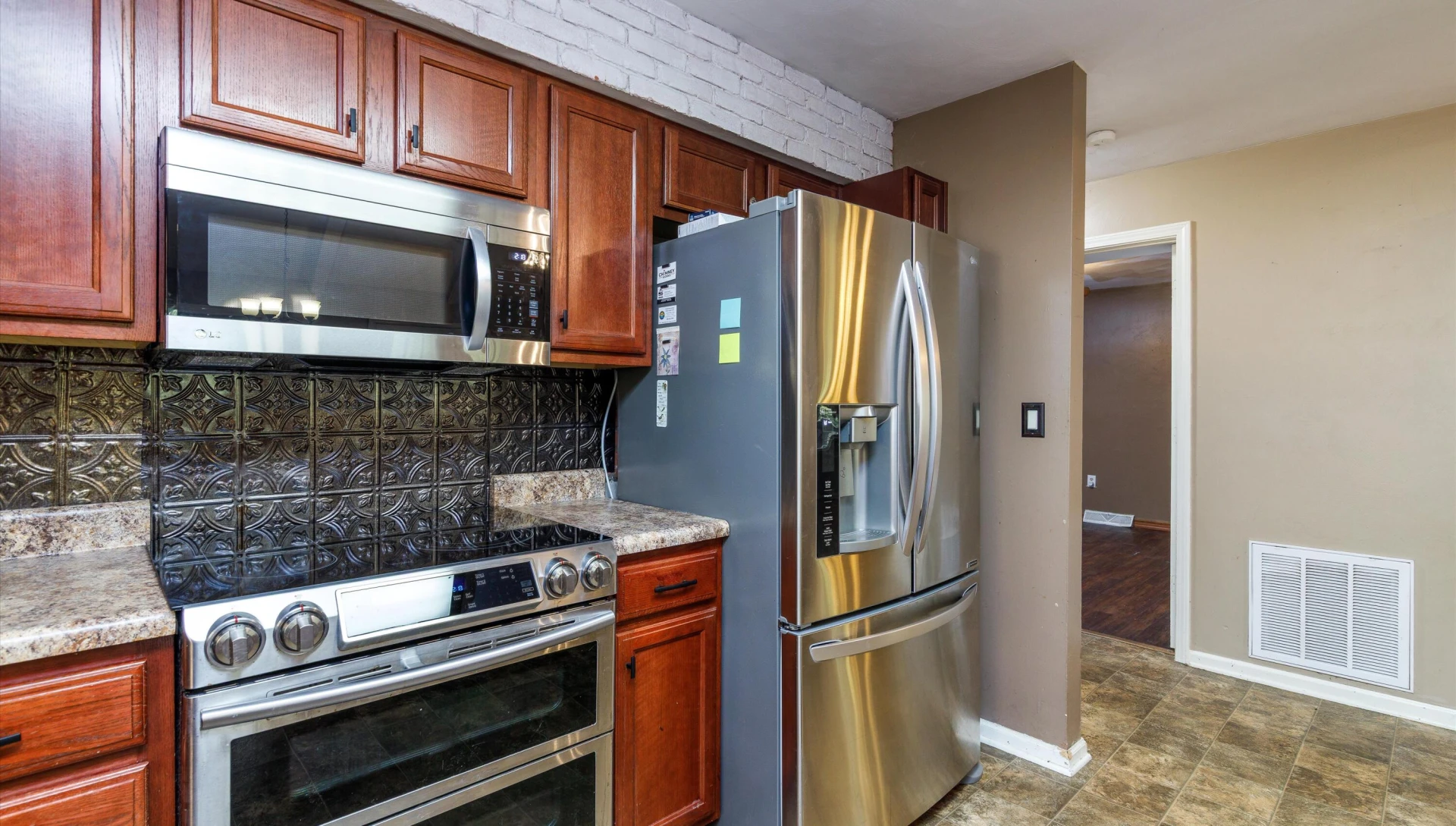 200 Cascade DR - Photo 9