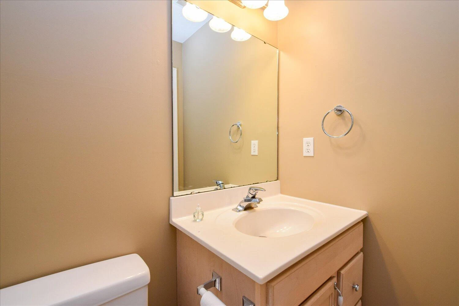 4919 Colonial AVE - Photo 15