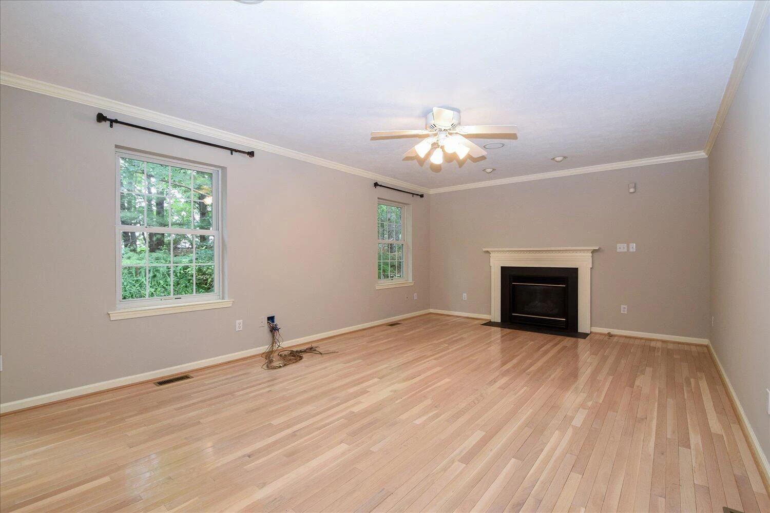 4919 Colonial AVE - Photo 19