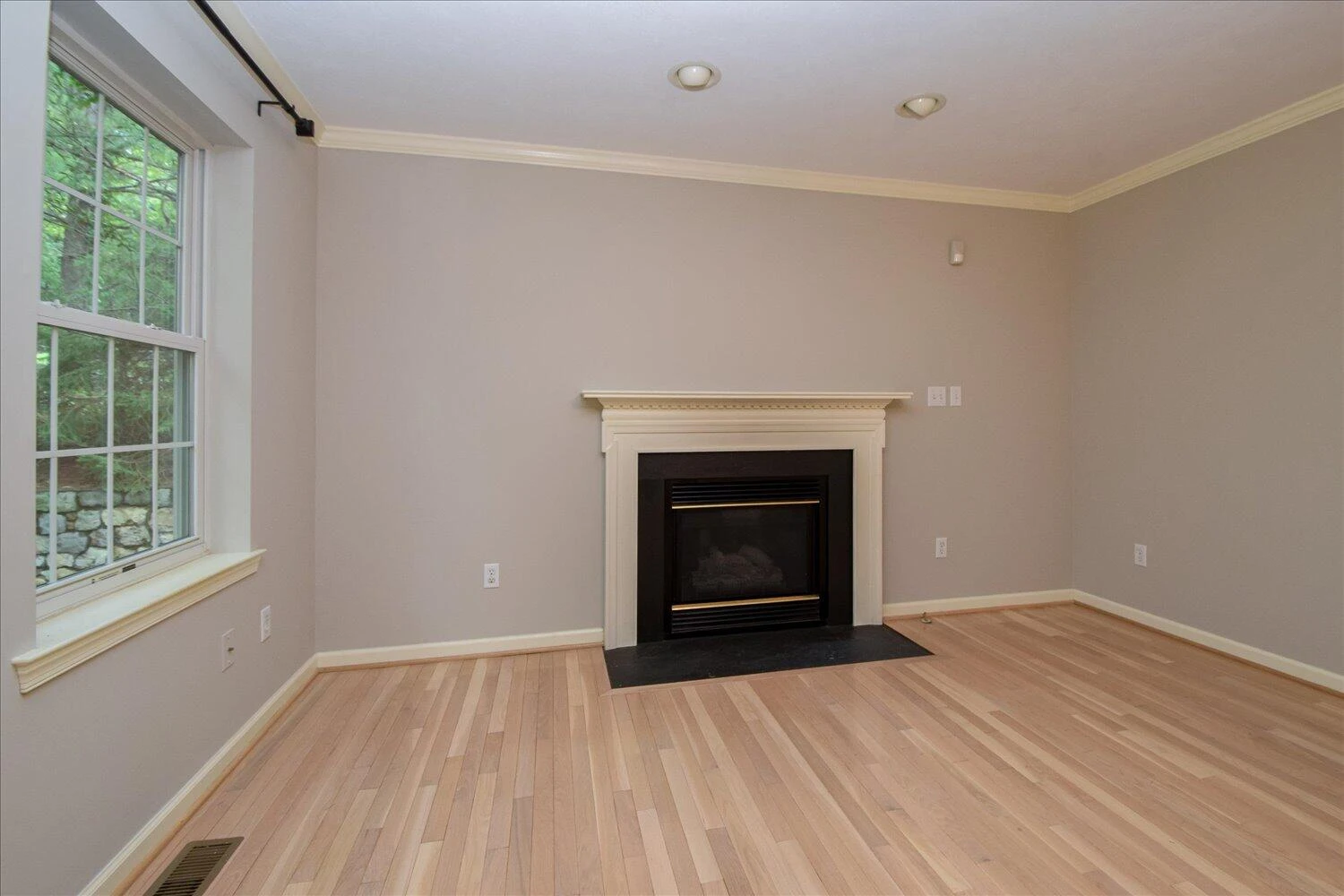 4919 Colonial AVE - Photo 20