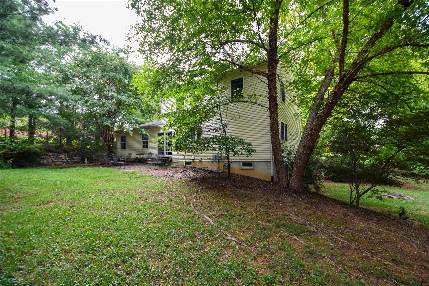 4919 Colonial AVE - Photo 32