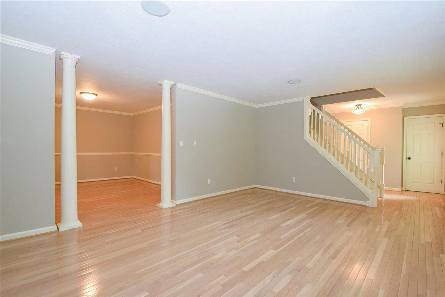 4919 Colonial AVE - Photo 6
