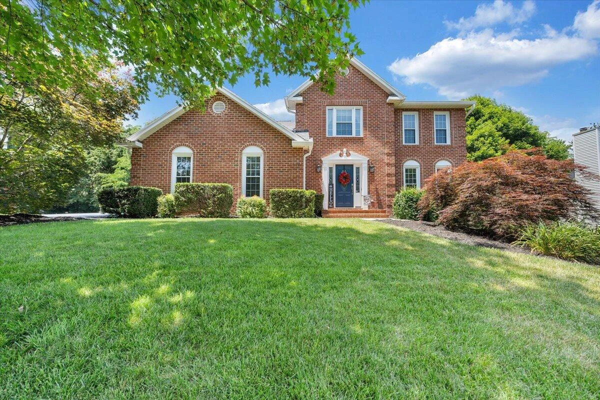 204 Apple LN - Photo 2