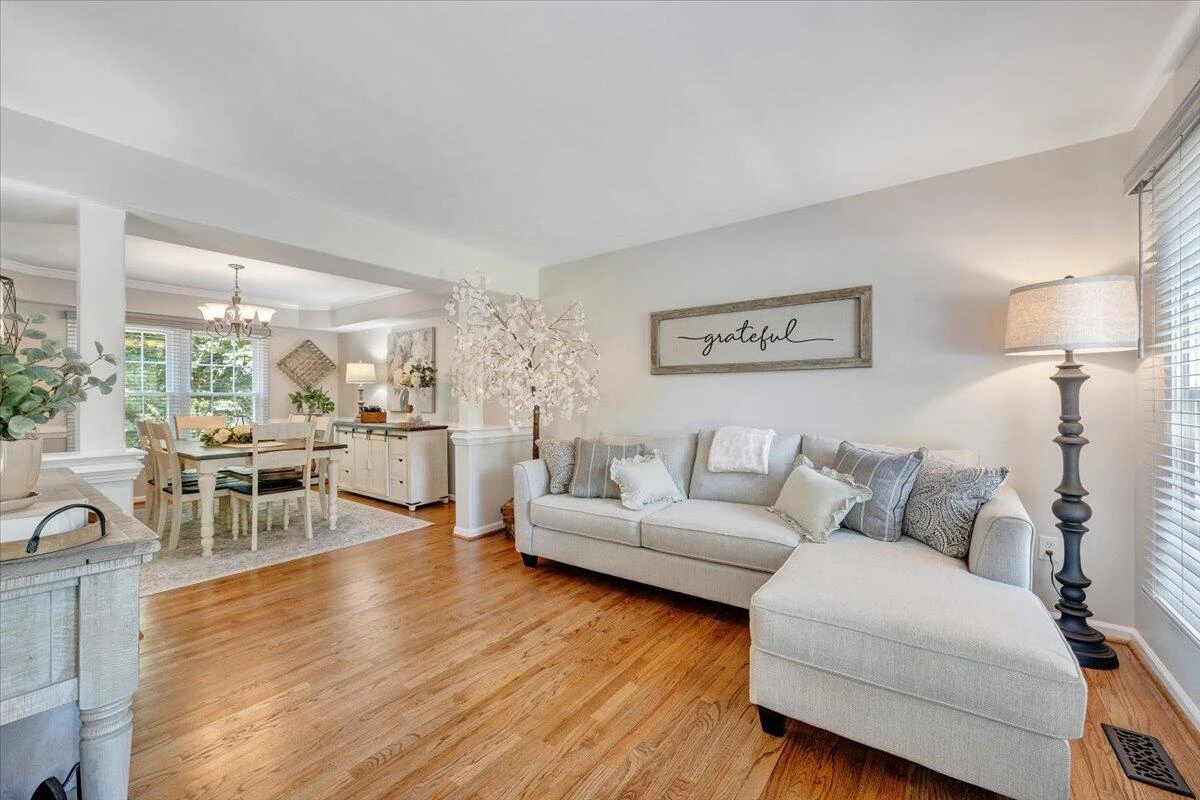 204 Apple LN - Photo 3