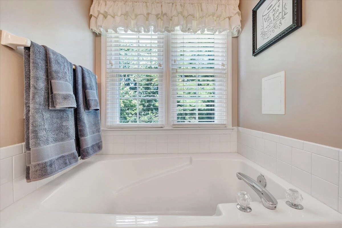 204 Apple LN - Photo 35