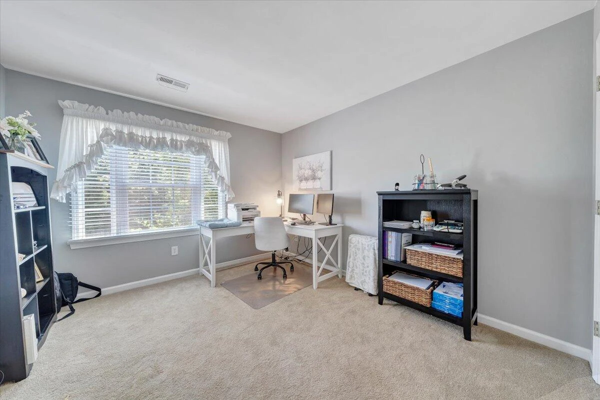 204 Apple LN - Photo 38