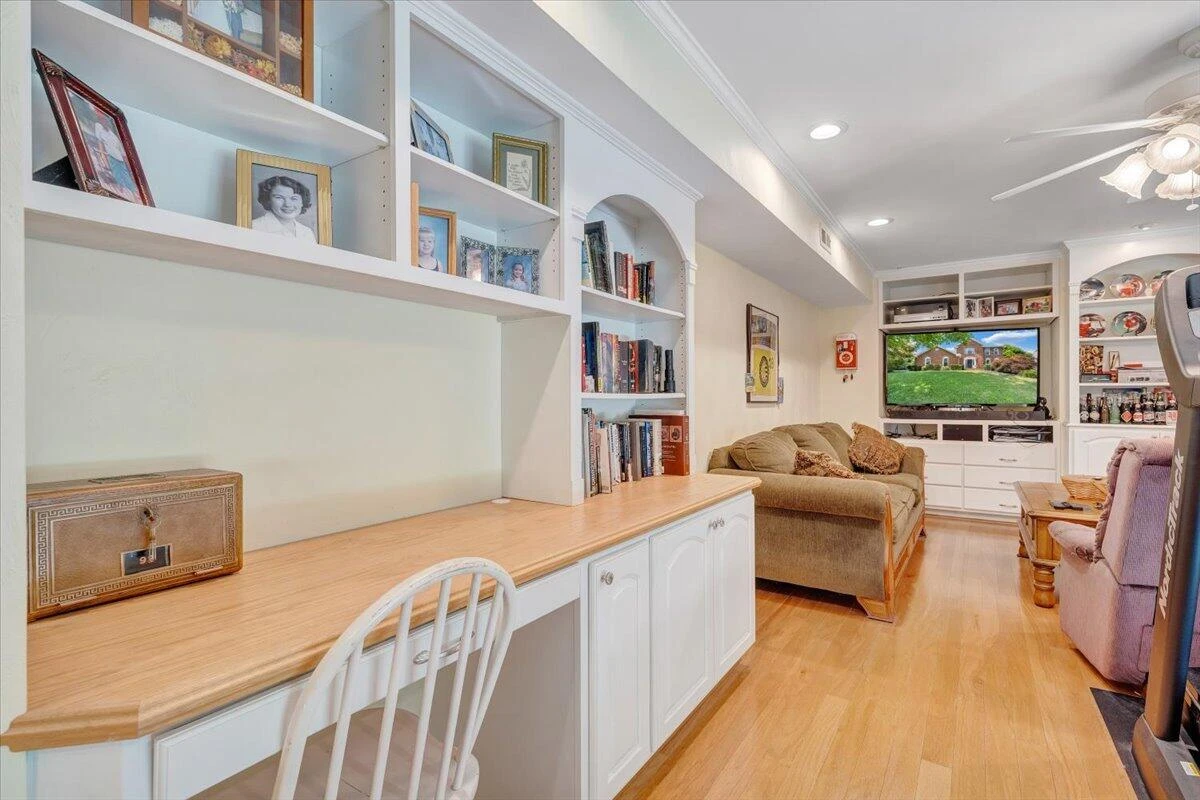 204 Apple LN - Photo 52