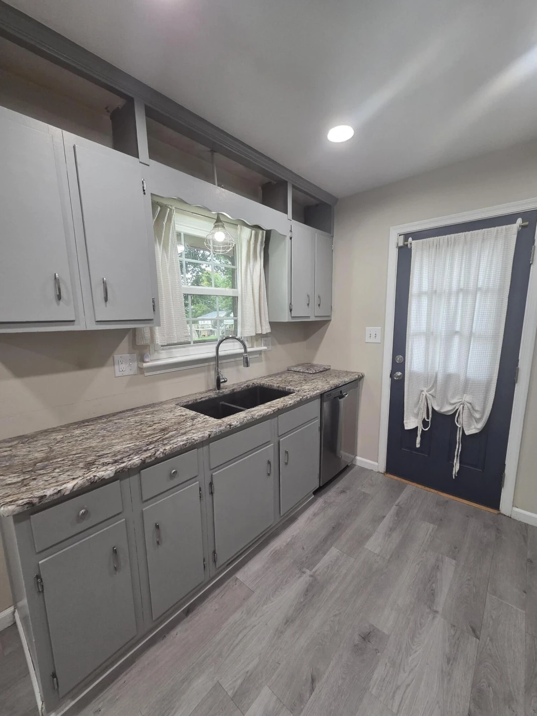 512 Crofton DR - Photo 6