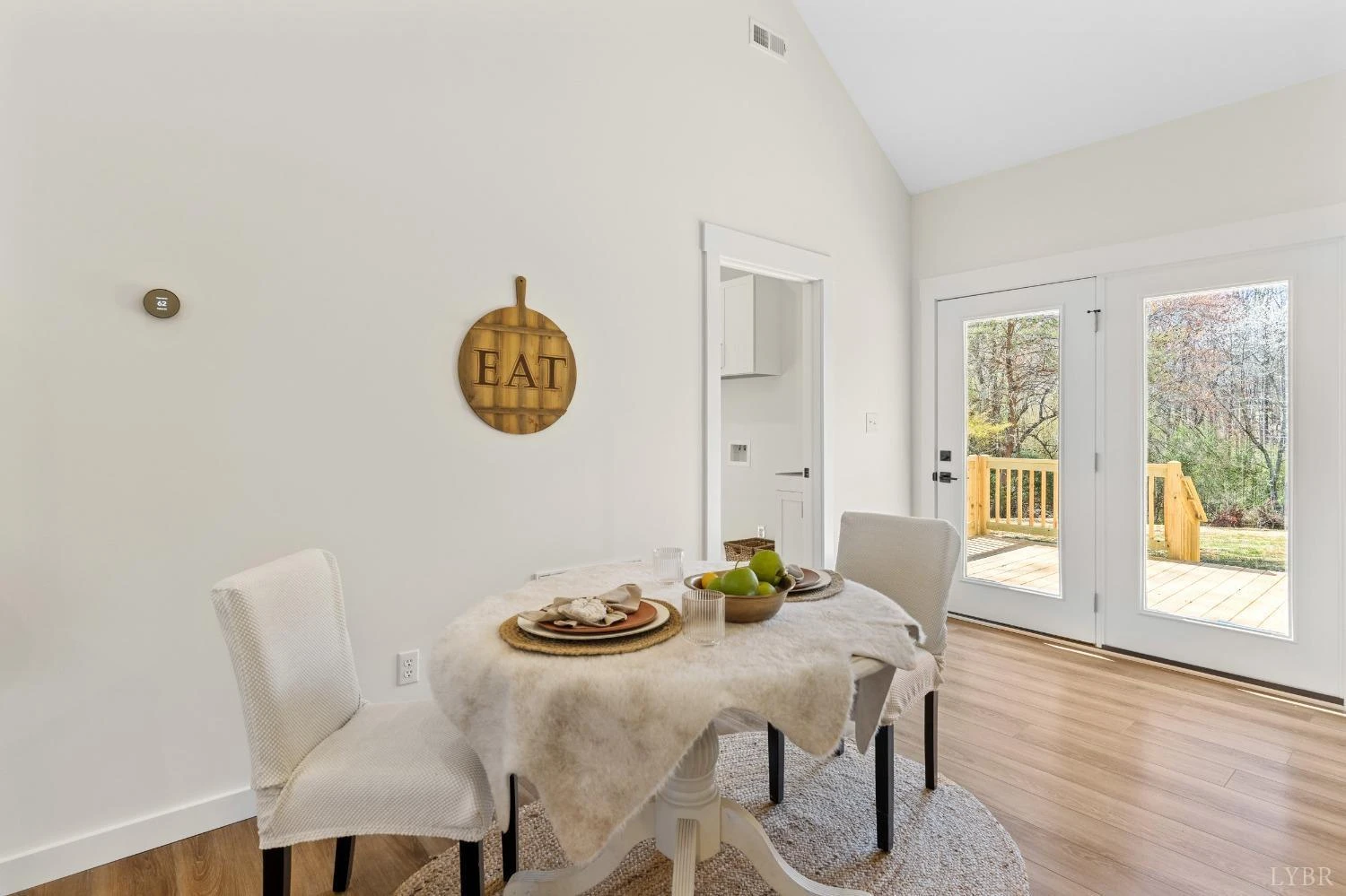 1368 Hickory Cove LN - Photo 10