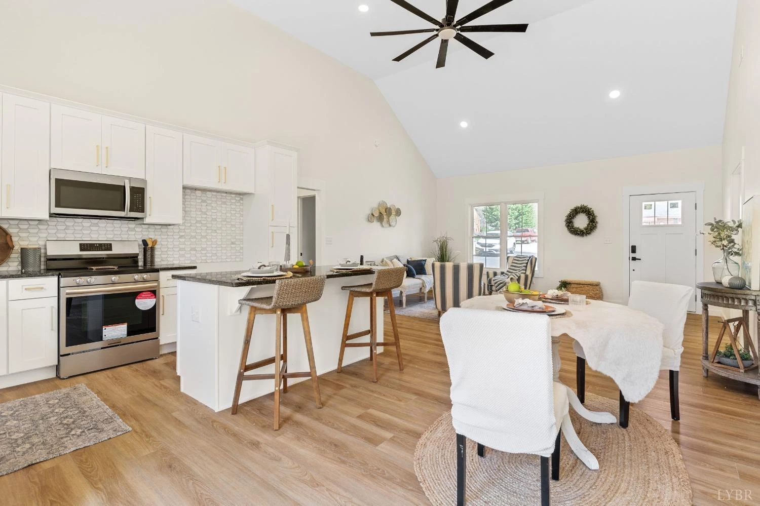 1368 Hickory Cove LN - Photo 11