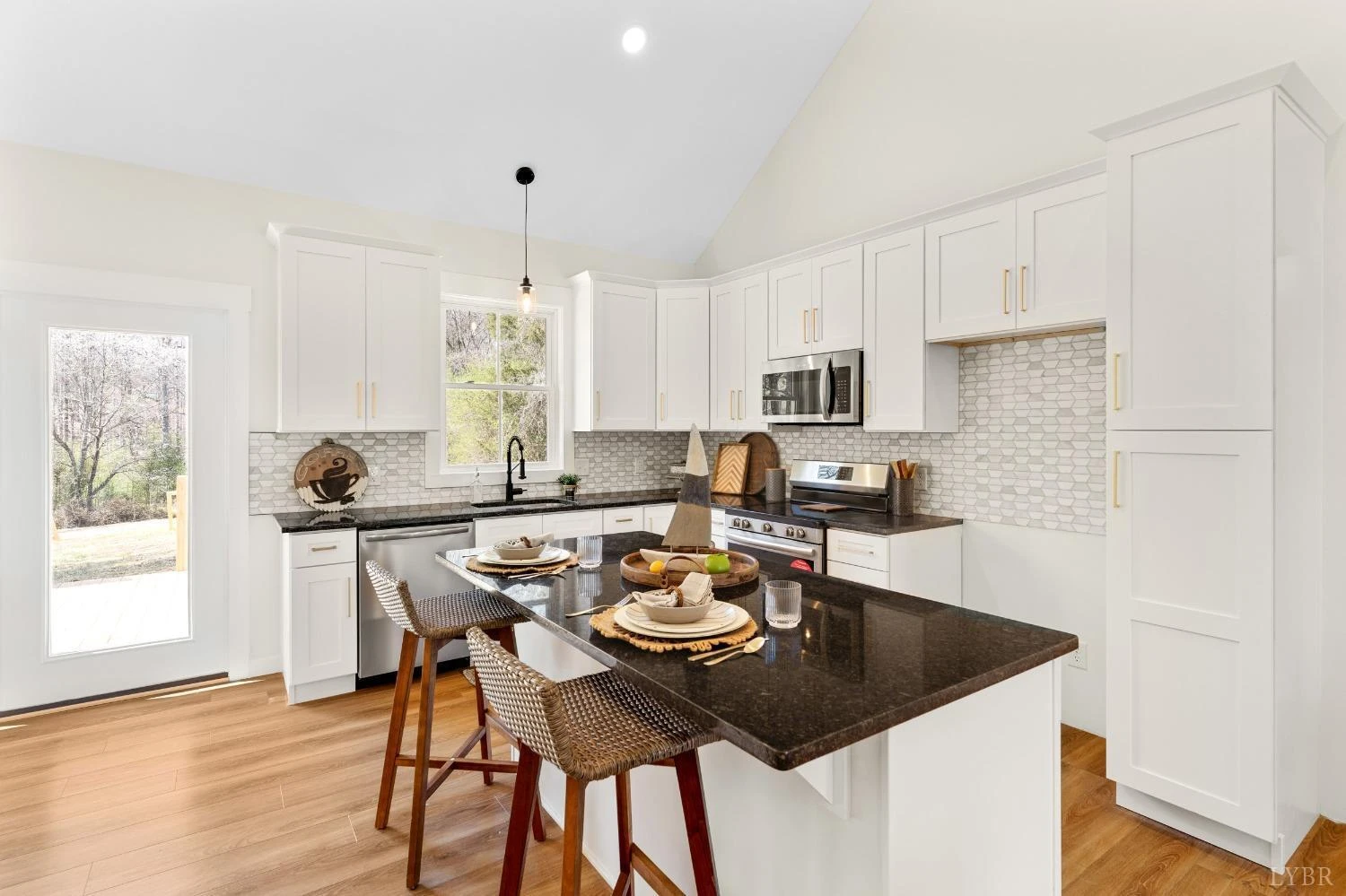 1368 Hickory Cove LN - Photo 13