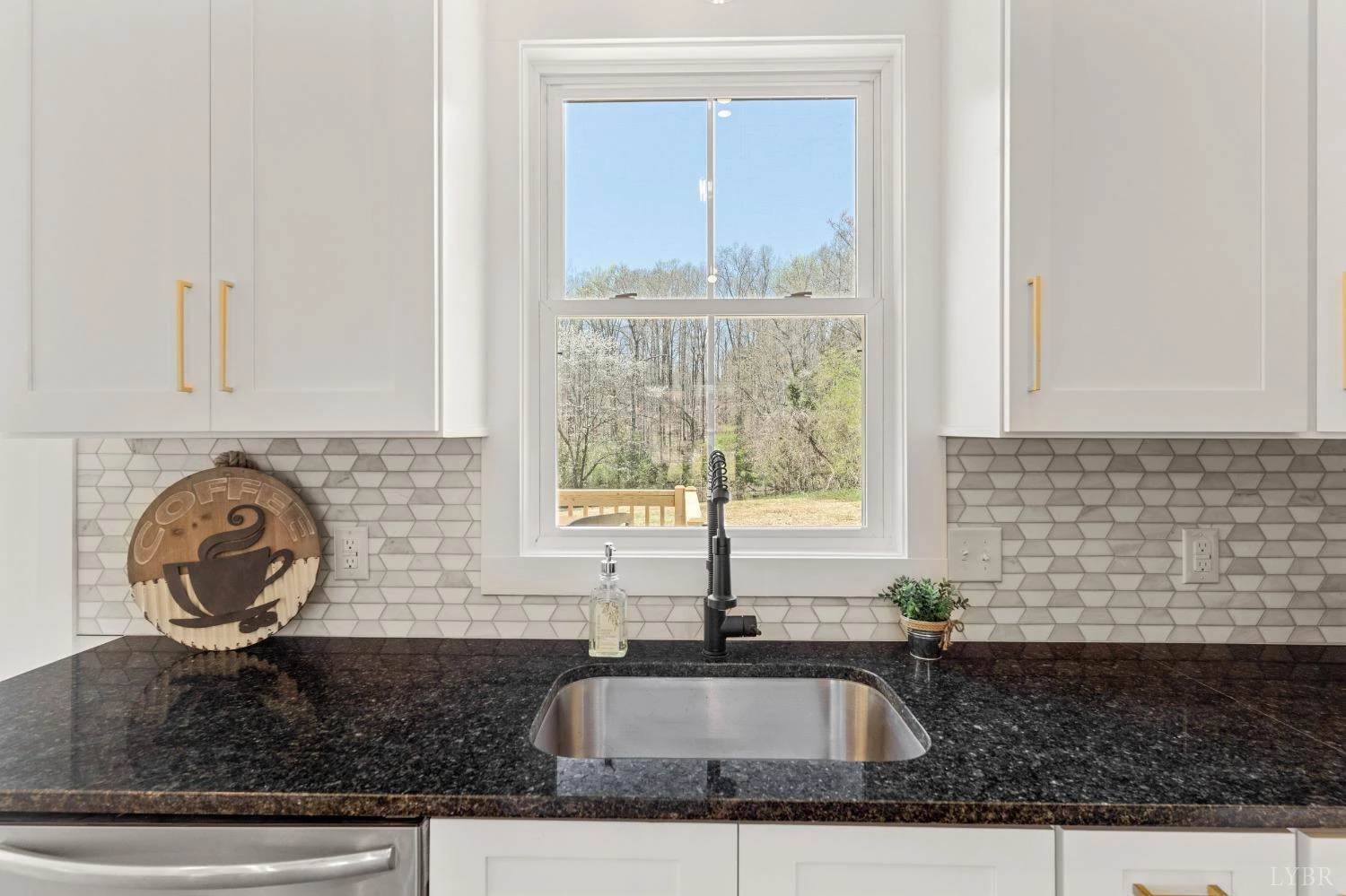 1368 Hickory Cove LN - Photo 16