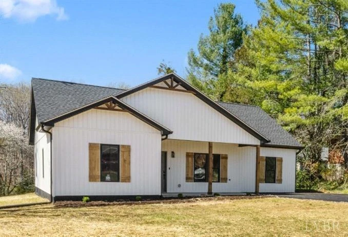 1368 Hickory Cove LN - Photo 2