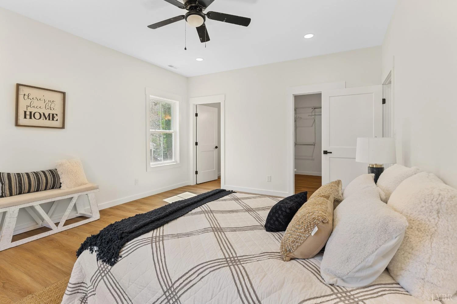 1368 Hickory Cove LN - Photo 21