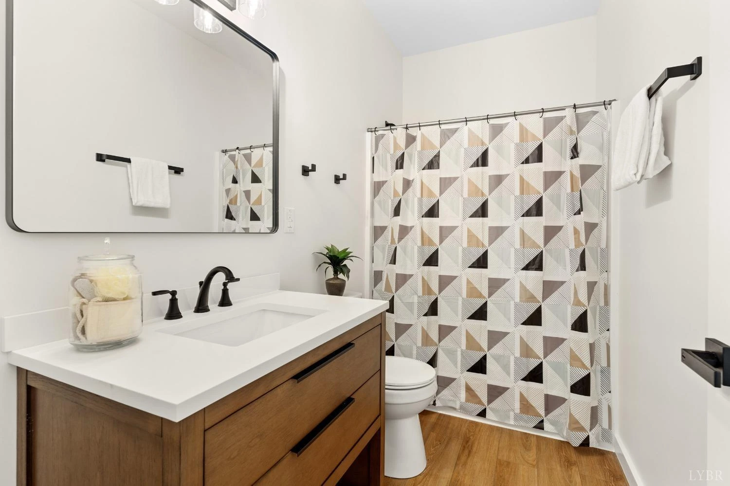 1368 Hickory Cove LN - Photo 29
