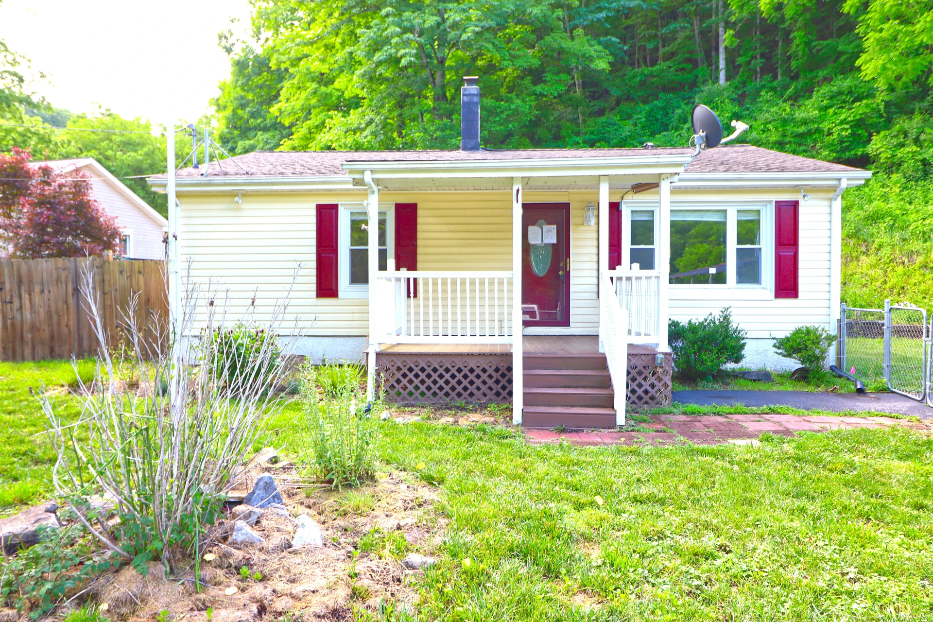 829 Walton RD