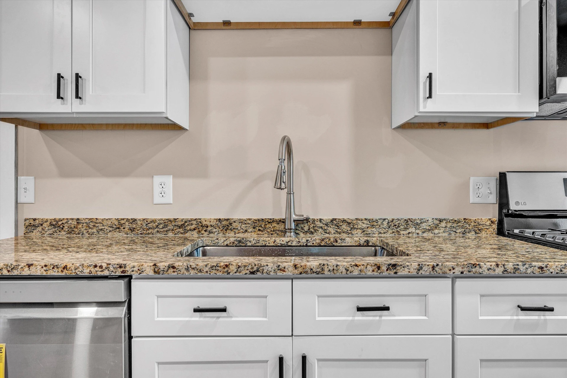 2717 Cumberland ST NW - Photo 13
