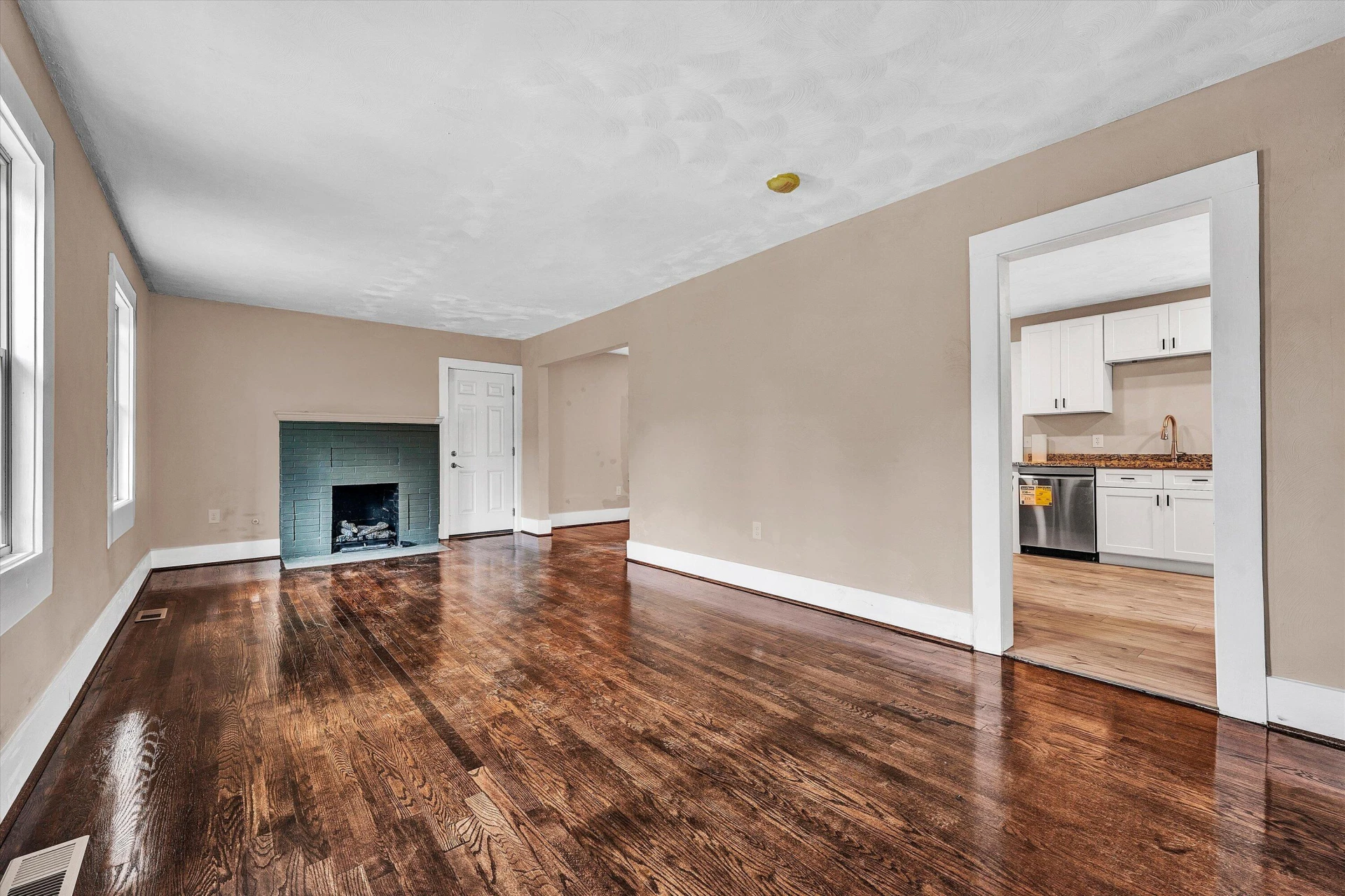 2717 Cumberland ST NW - Photo 5