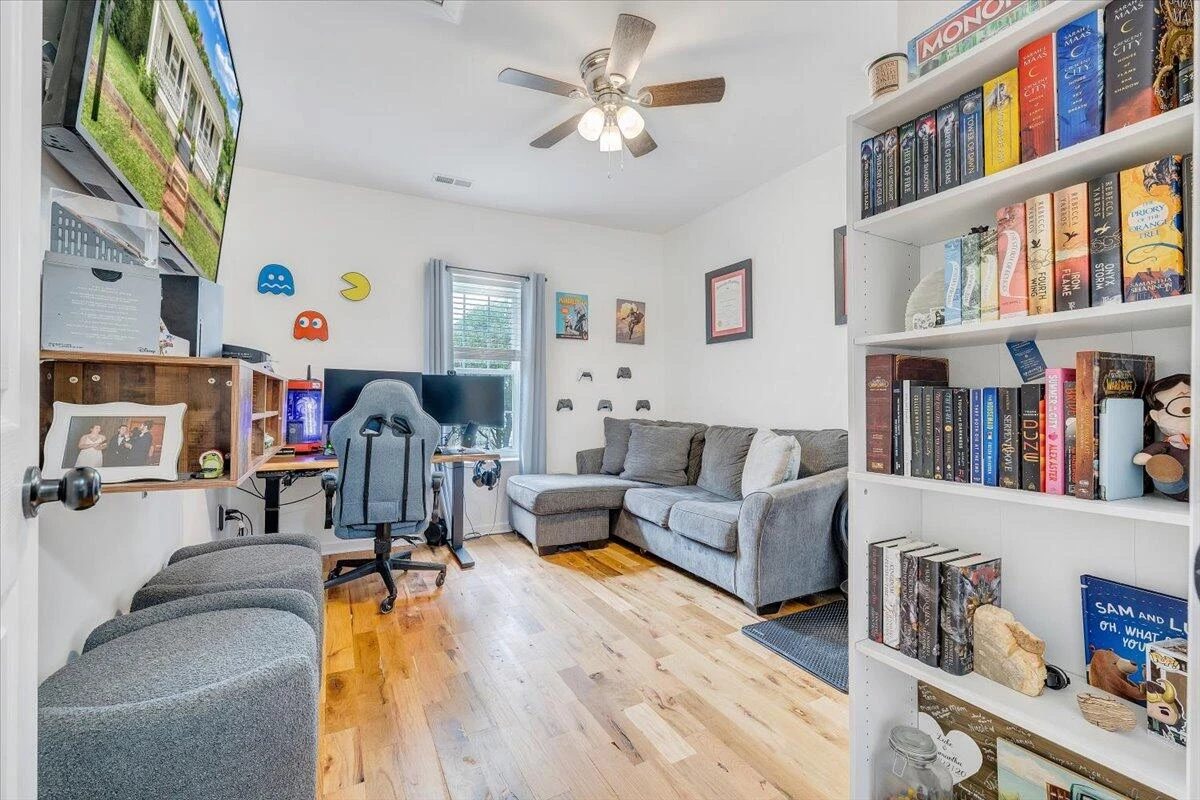 1013 Madison ST - Photo 12
