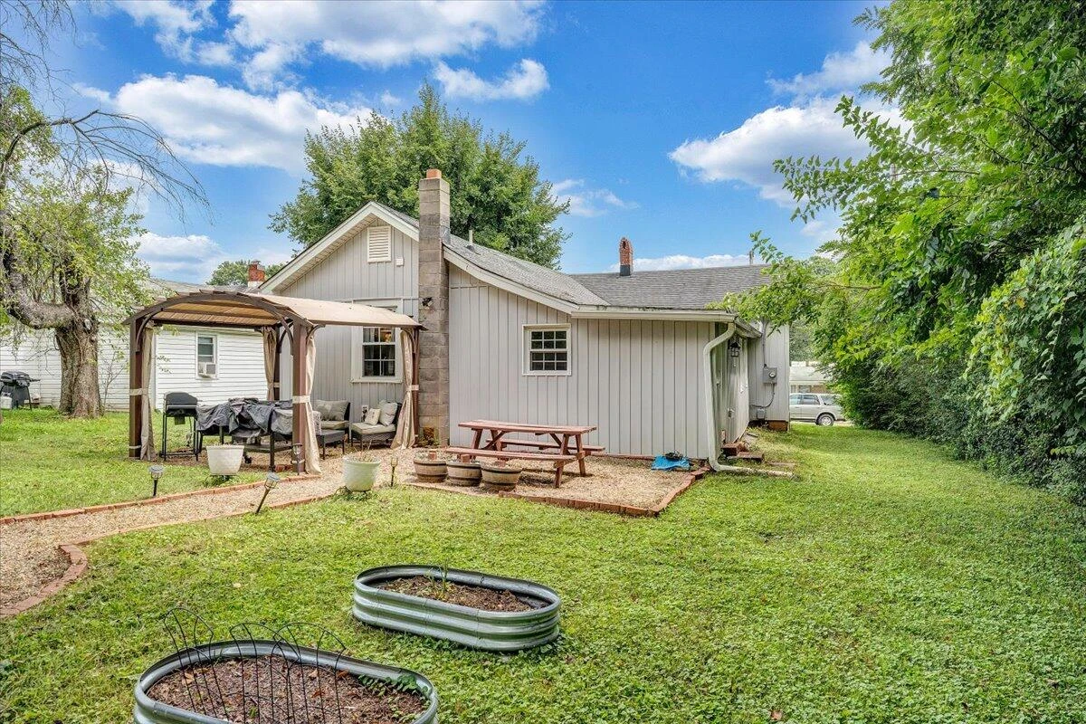 1013 Madison ST - Photo 21
