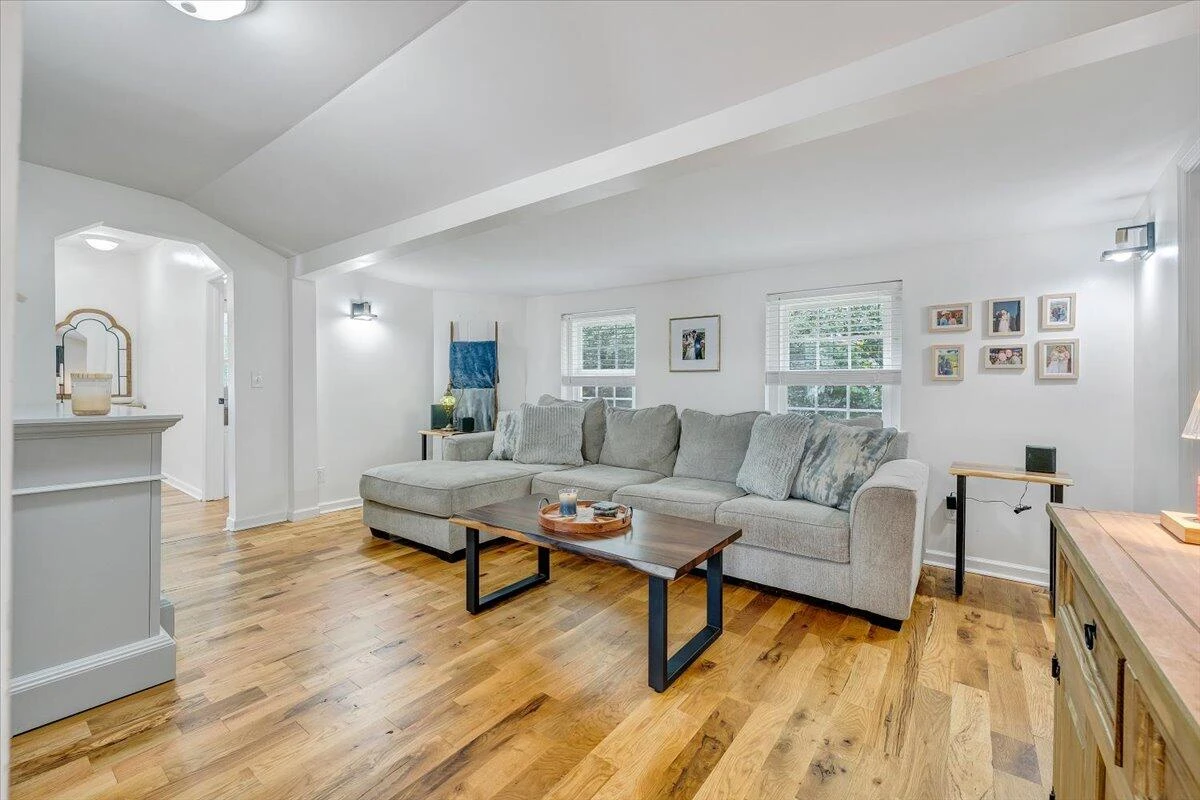 1013 Madison ST - Photo 5