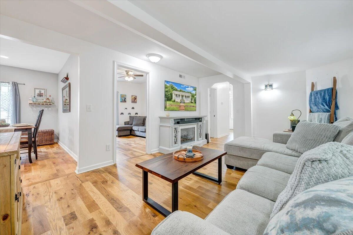 1013 Madison ST - Photo 6