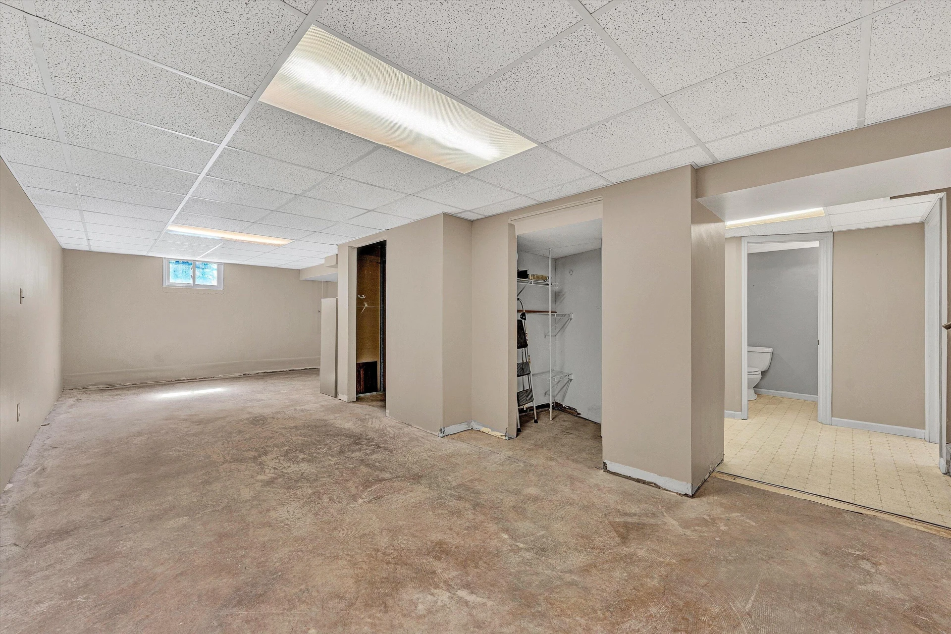 805 Hillcrest DR - Photo 18