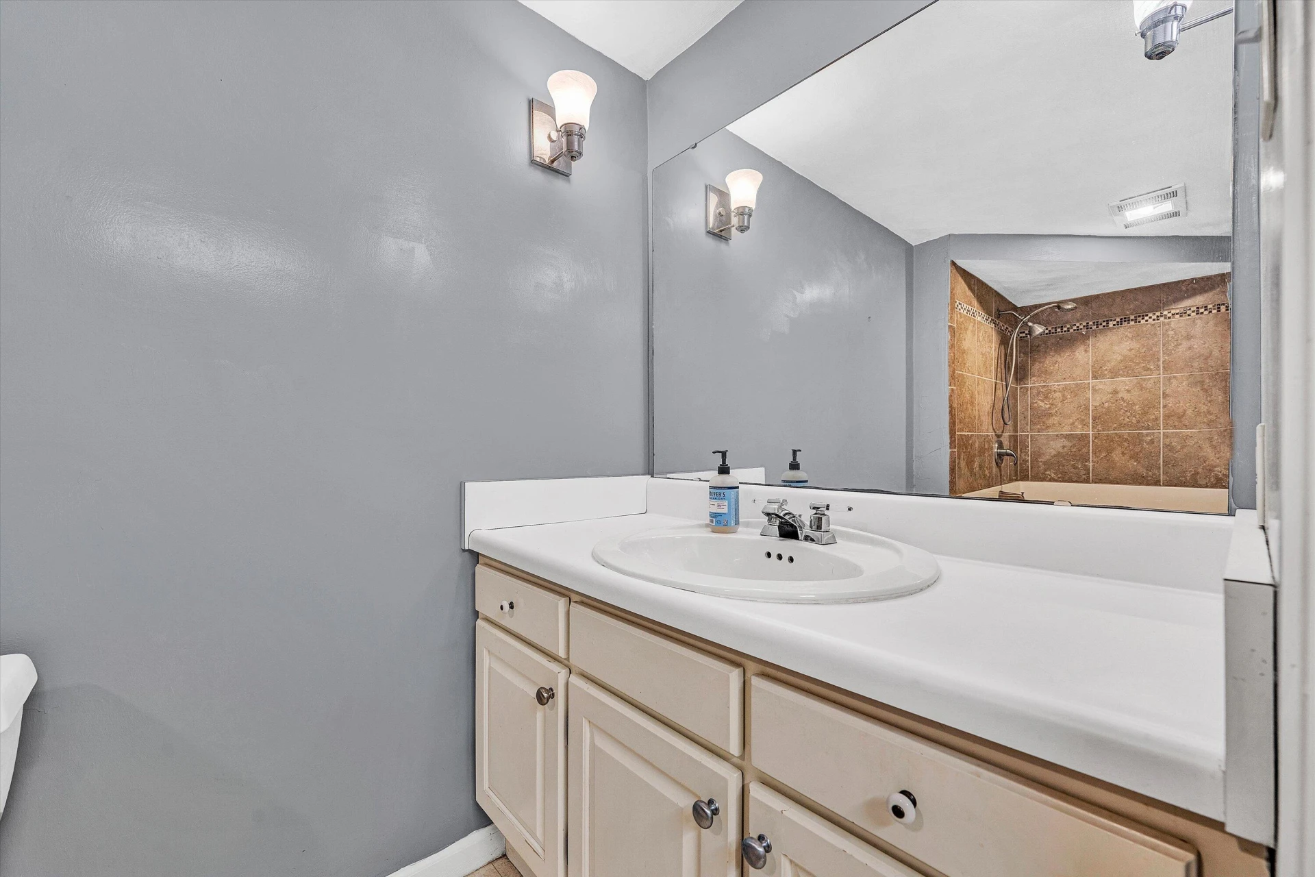 805 Hillcrest DR - Photo 20