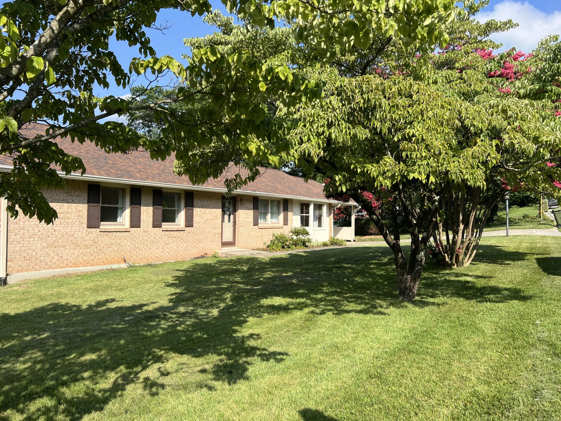 805 Hillcrest DR - Photo 23