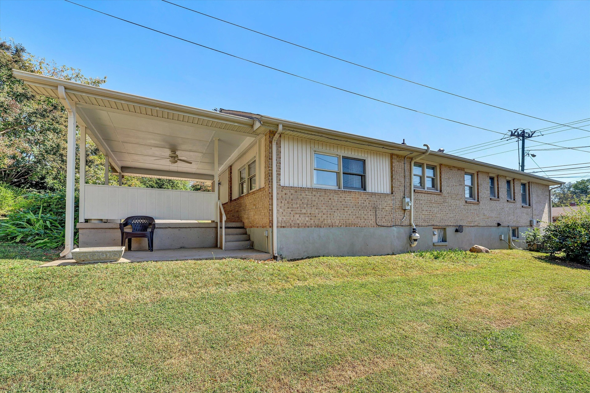 805 Hillcrest DR - Photo 24