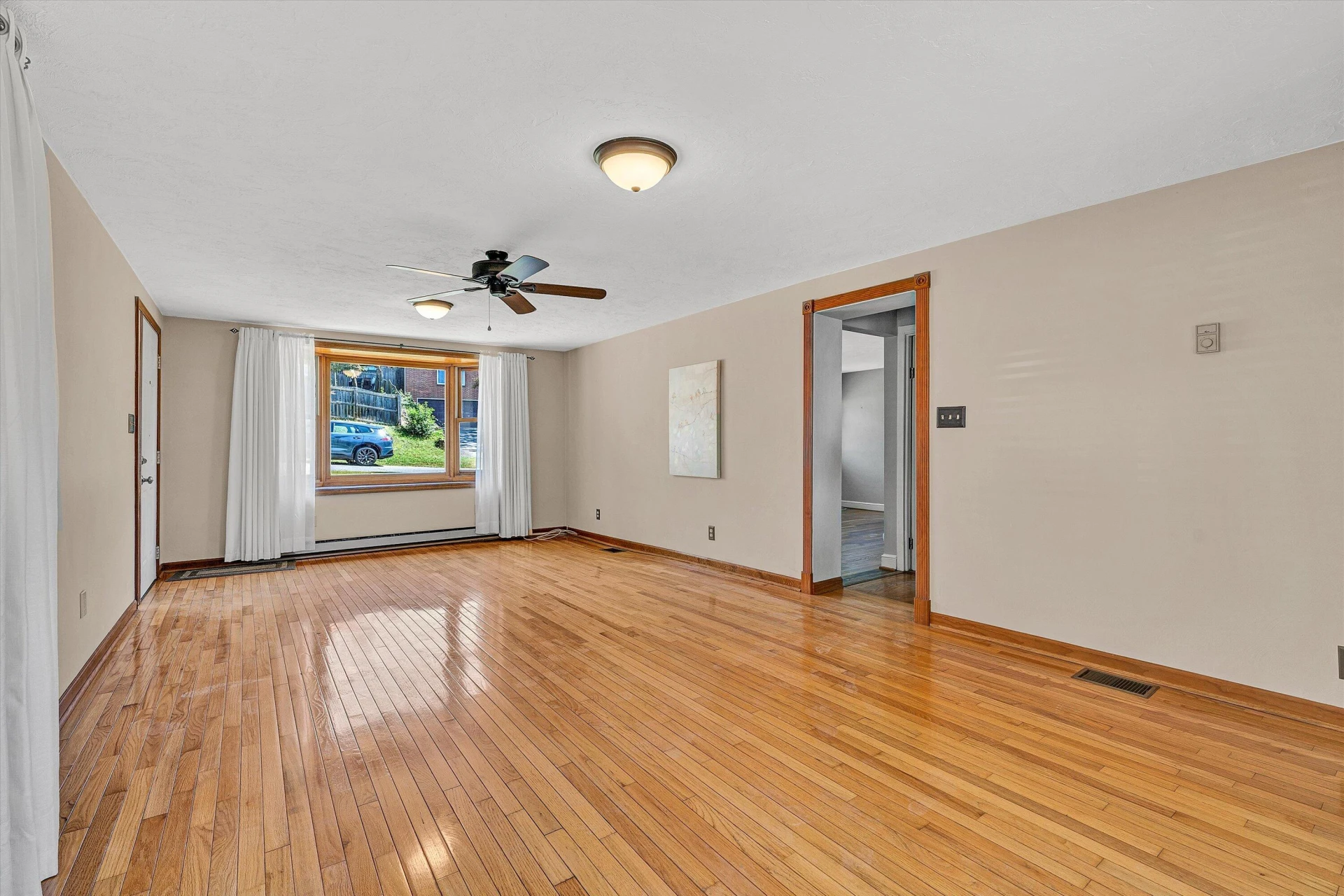 805 Hillcrest DR - Photo 9