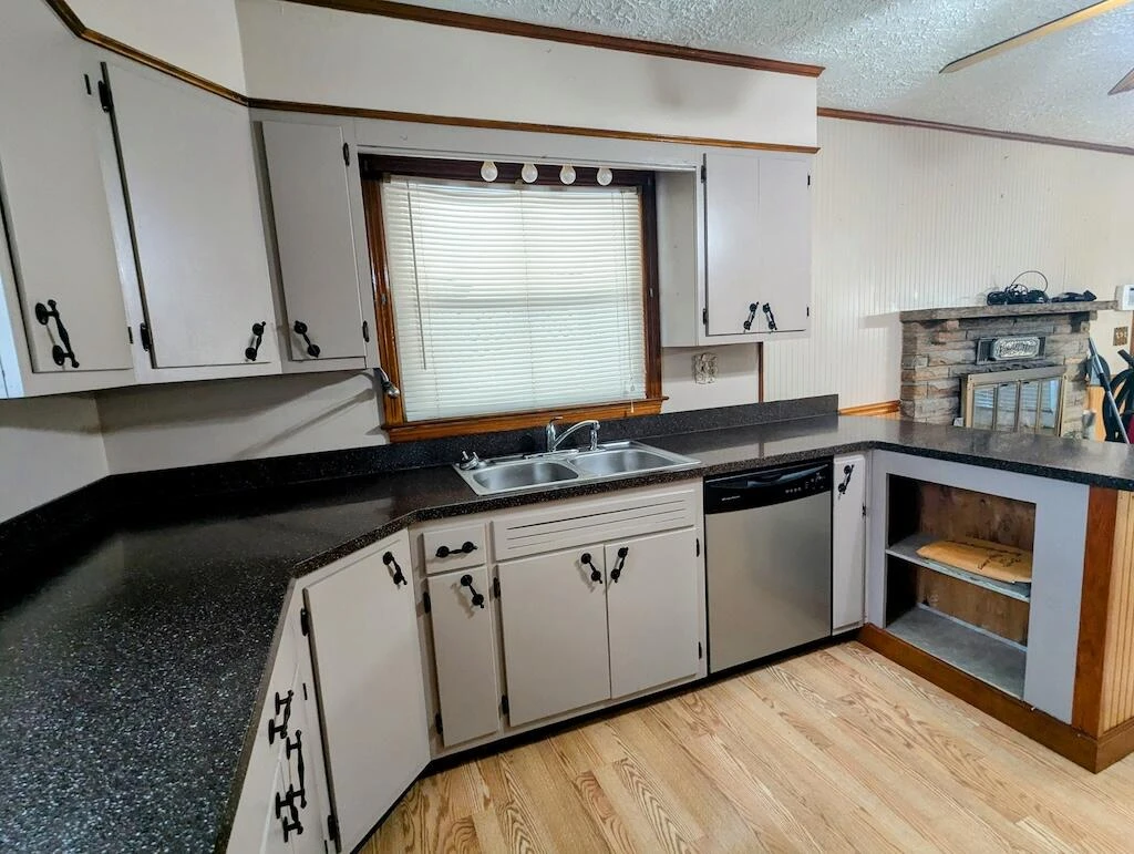 714 Glendale RD - Photo 11